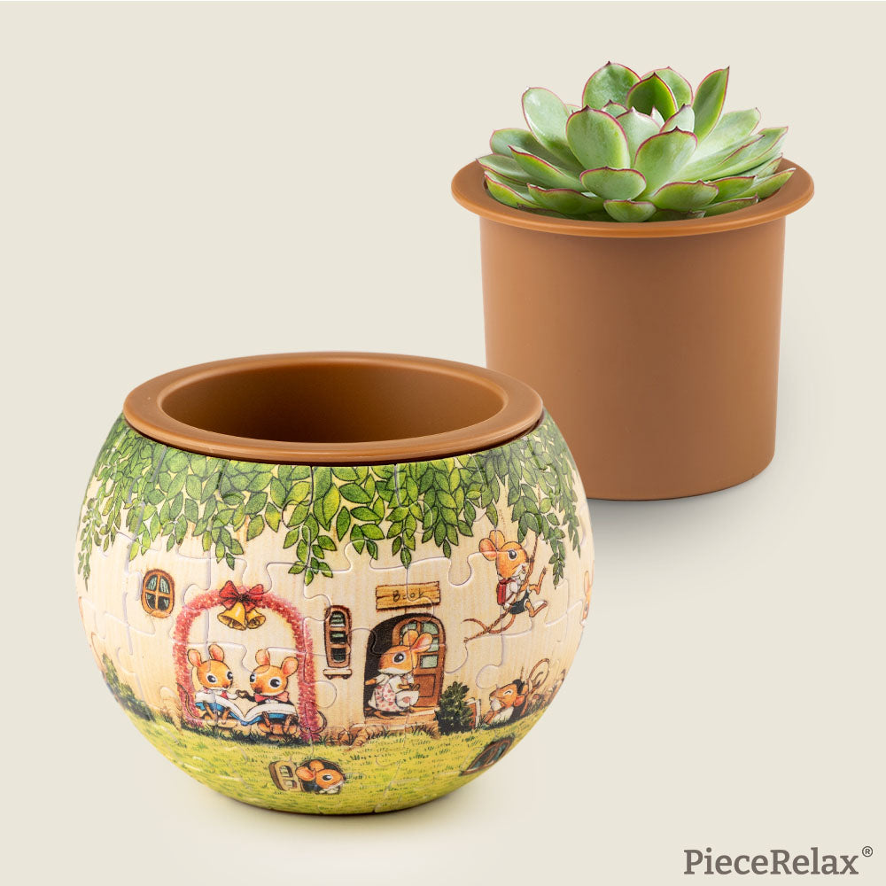 A cute little mouse enjoys a cozy garden reading session — and the PieceRelax Puzzle Planter brings that same playful charm to your space. Whether indoors or out, this plant pot is a happy reminder to celebrate life’s little joys.