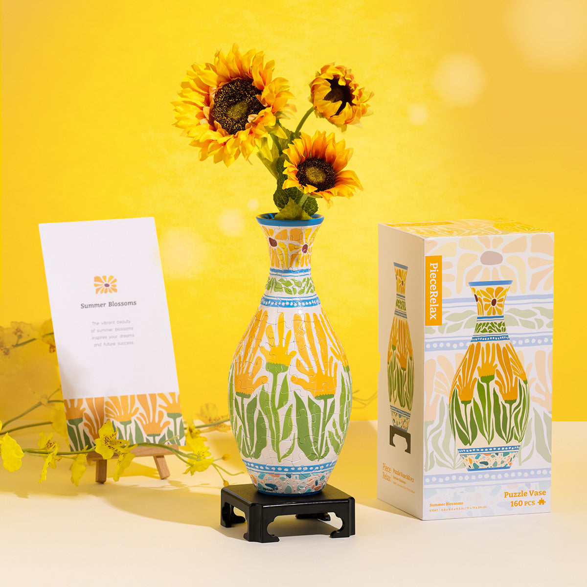 PieceRelax | Puzzle Vase - Embrace the warmth of summer! This puzzle vase showcases a lively floral design bursting with summer energy. A unique home decor piece that captures the joy of the season, because with PieceRelax, you’ll always get there.
