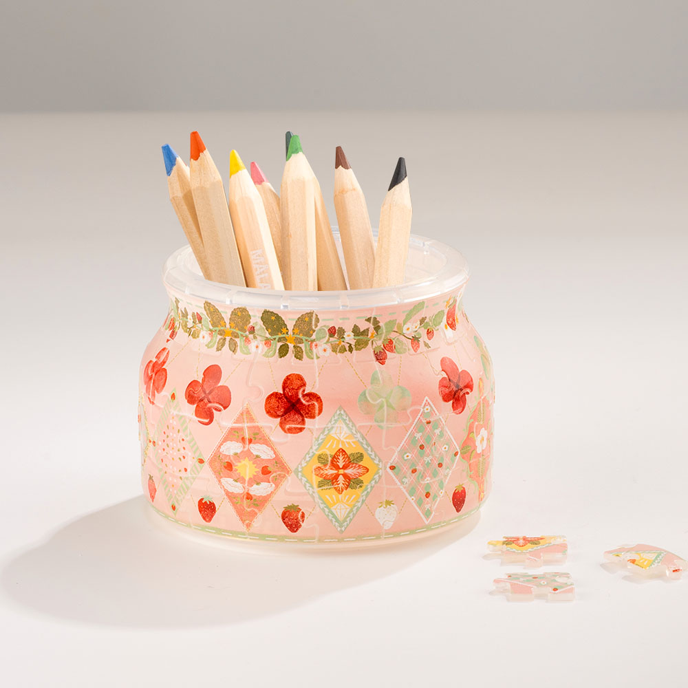 Opening the storage jar is like catching the scent of strawberries. Is there a memory you’d like to keep inside too? You’ll Always Get There with PieceRelax.