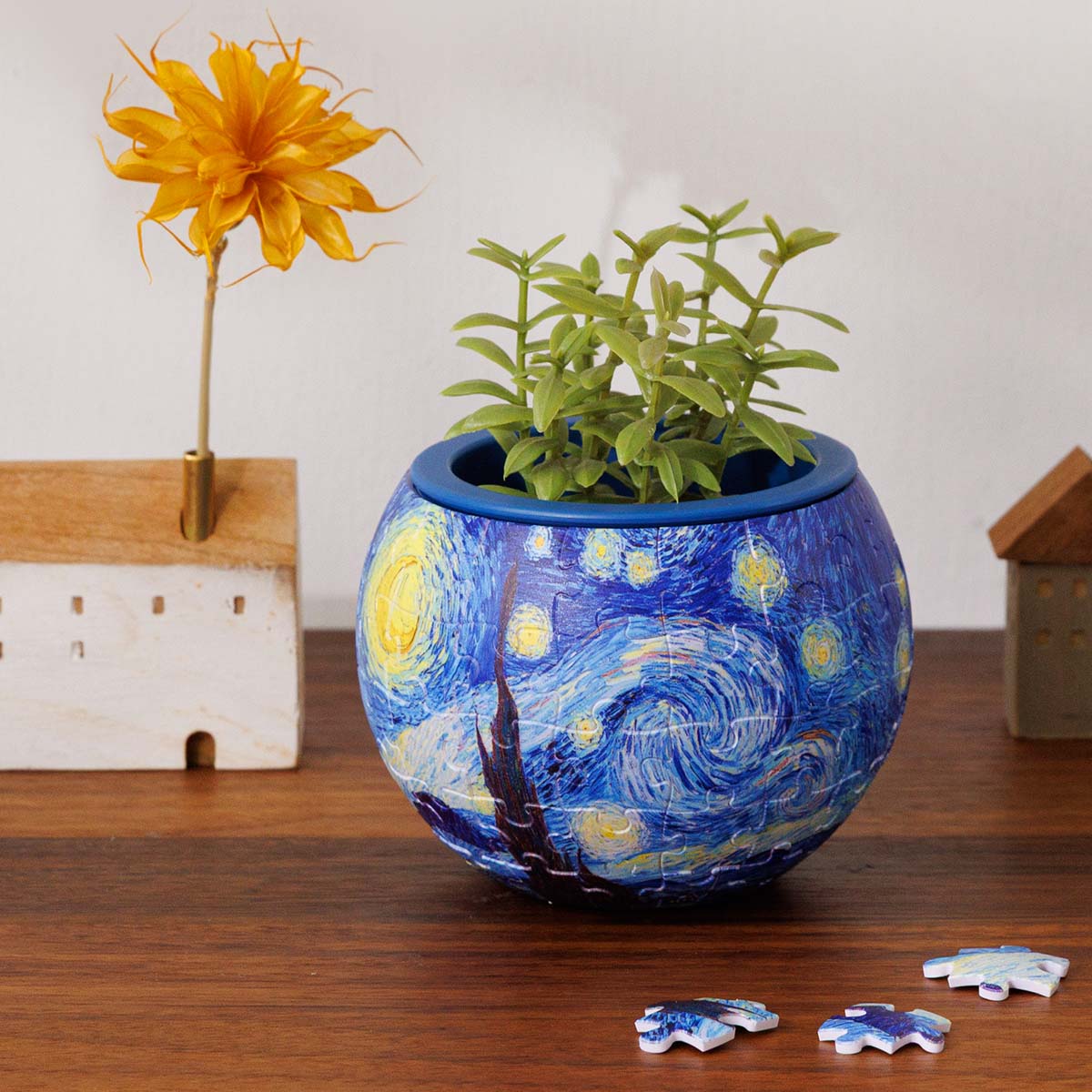 Experience 'The Starry Night' in a whole new dimension. Van Gogh’s swirling masterpiece transforms into a stunning 3D puzzle planter.