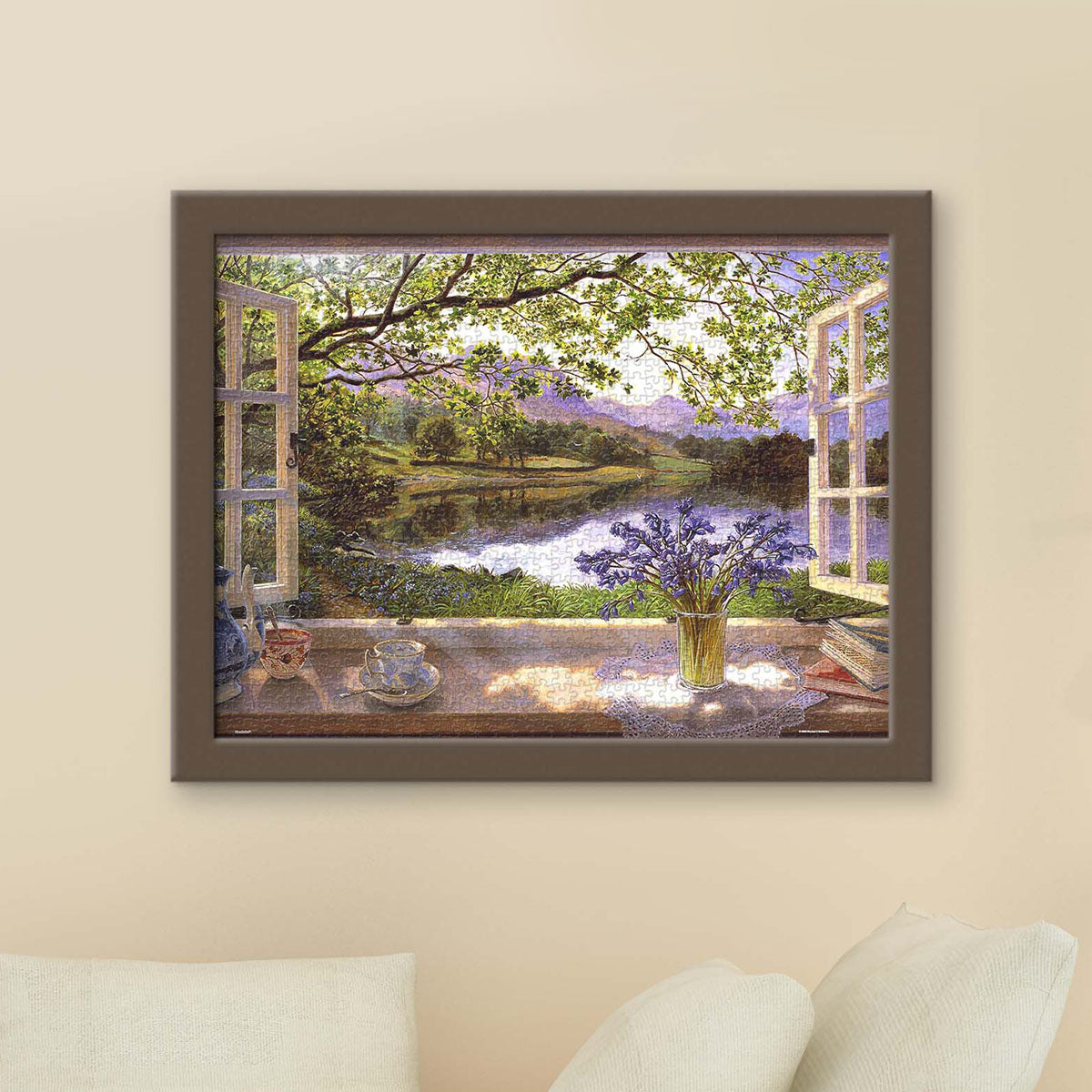 Bluebells bloom as the seasons shift — their gentle fragrance flows into the home, creating a serene atmosphere.