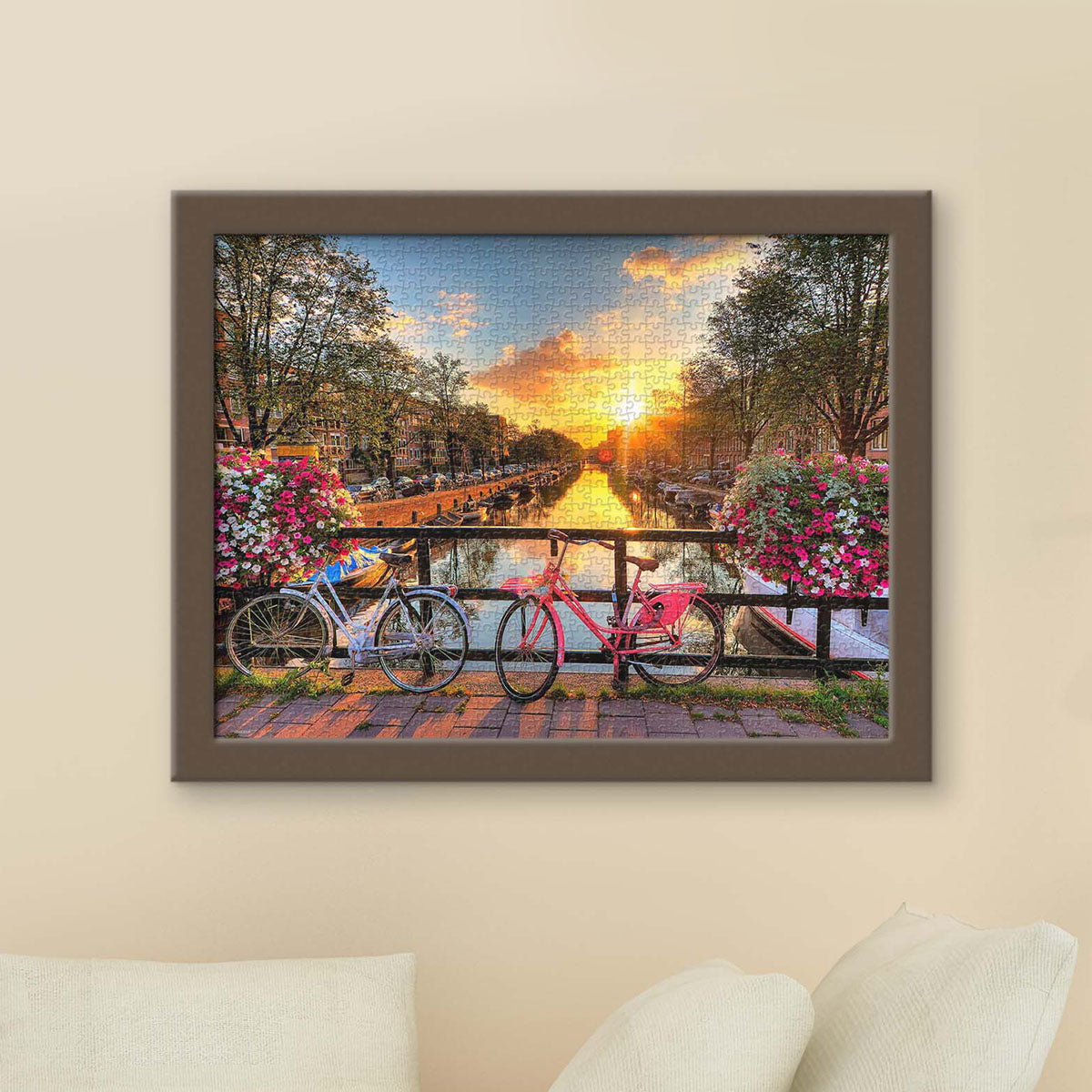 Bicycles, bridges, and blooming streets — discover the everyday beauty of Holland’s cityscape.