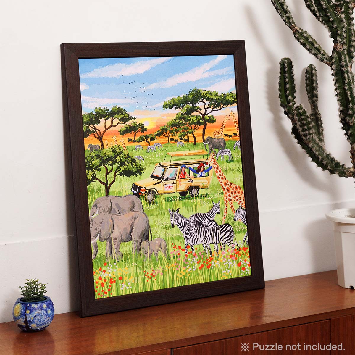 Your top choice for PieceClicks puzzle display (fits product codes starting with U). Easy to build and effortless to decorate, it complements any space beautifully.
